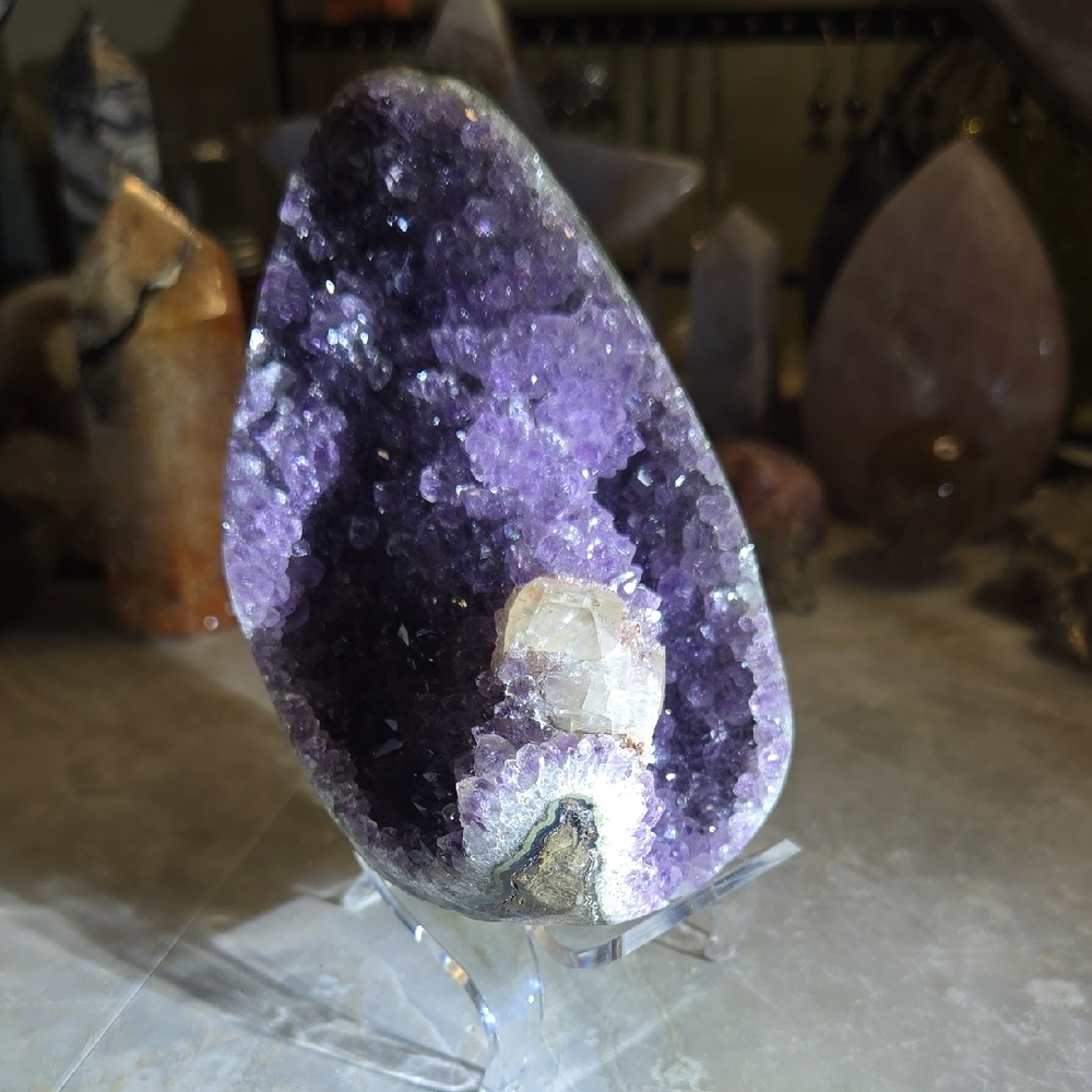 Uruguayan Amethyst With Calcite
